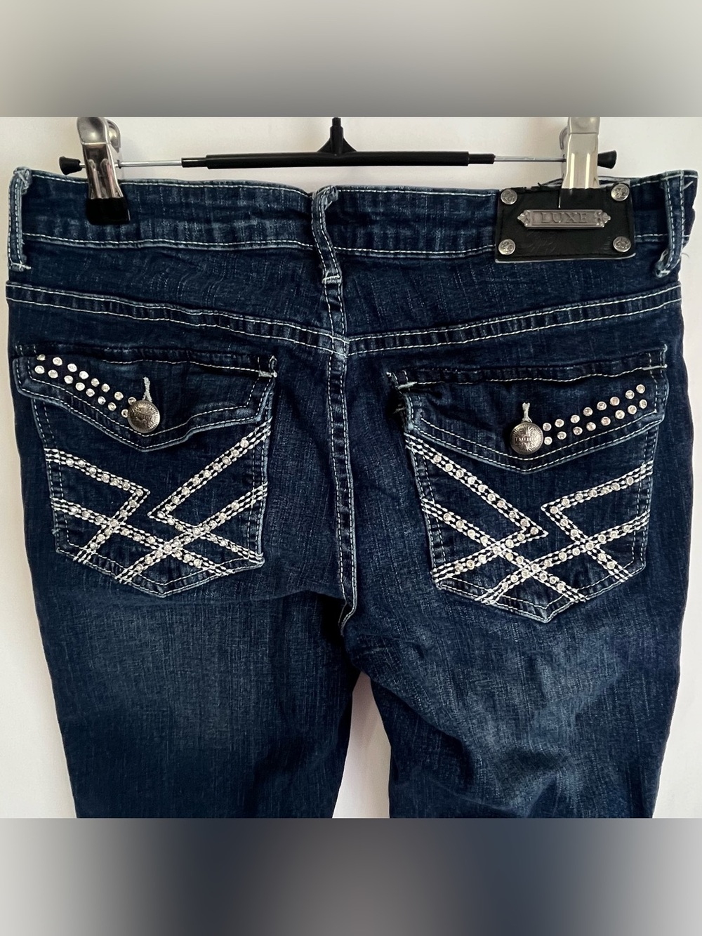 Tru Luxe Woman’s Dark Blue Rhinestone Cropped Jeans Size 28/6